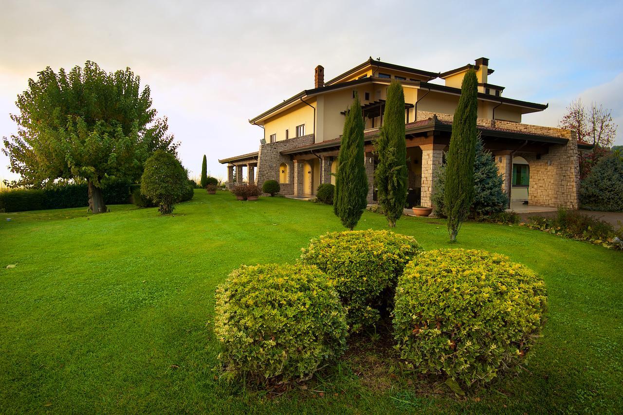 Radici Resort Mirabella Eclano Esterno foto
