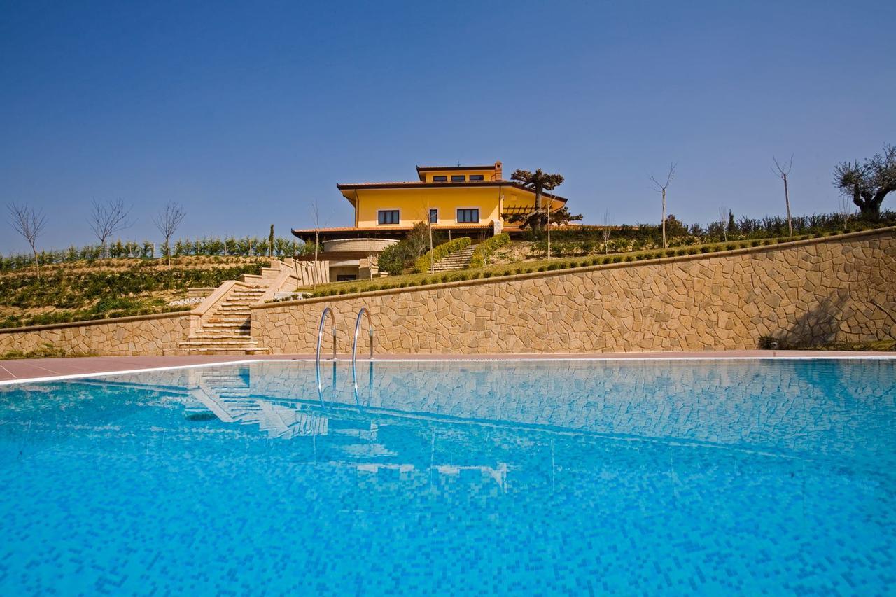 Radici Resort Mirabella Eclano Esterno foto